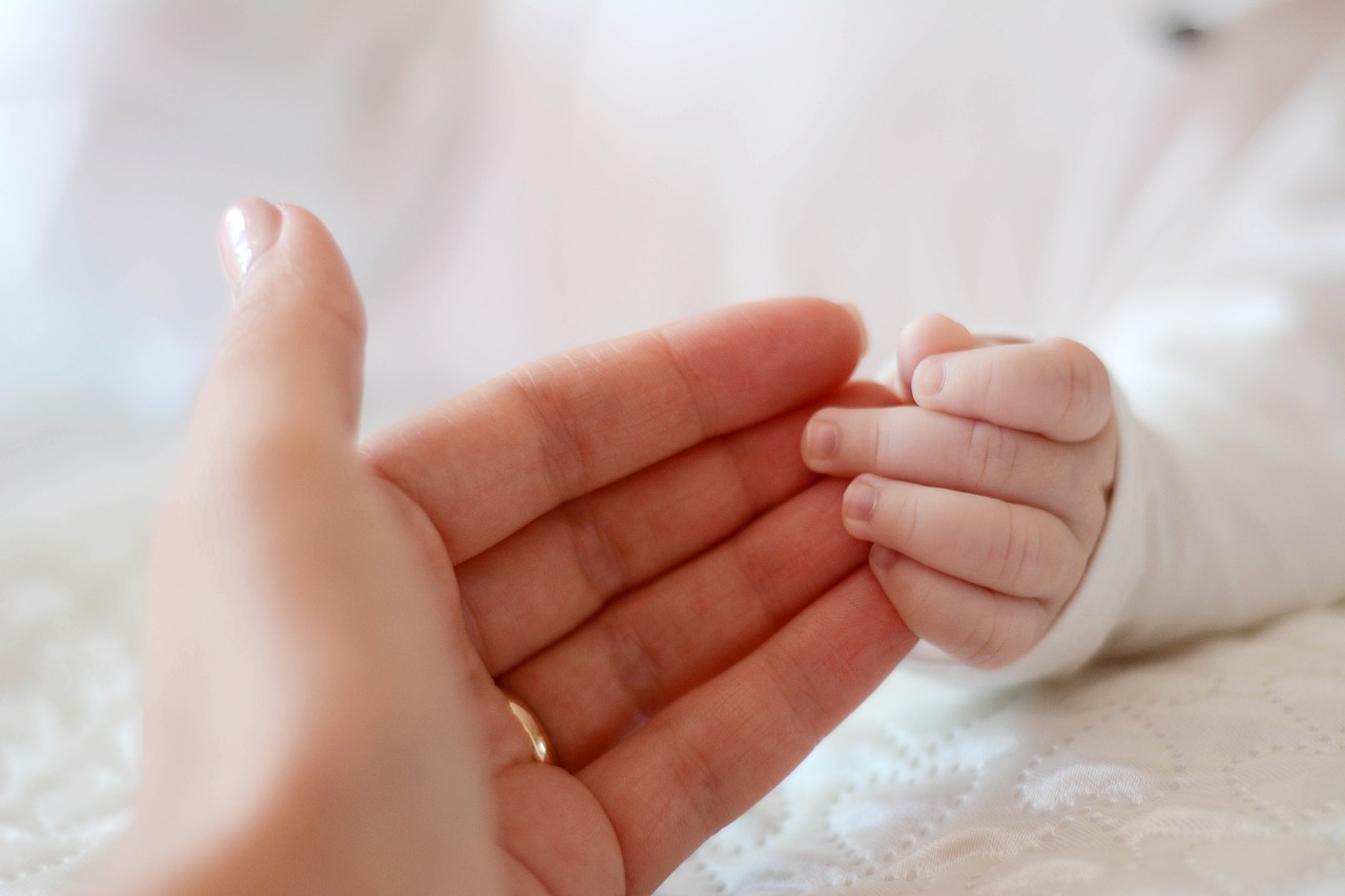 ot1569397490mother-and-child-2087679_1280.jpg mother-and-child-2087679_1280.jpg
